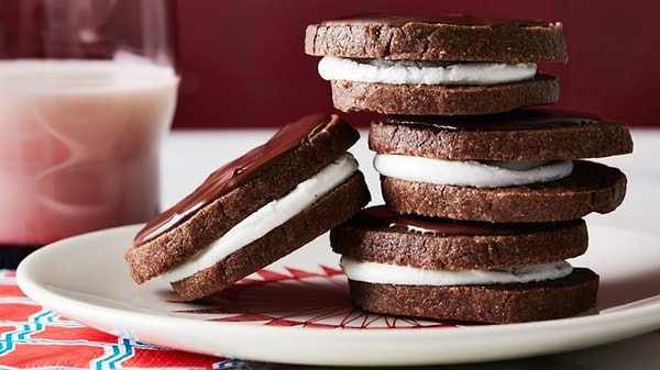 2. Сэндвичи с печеньем из горячего шоколада и зефиром