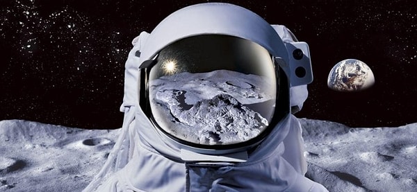 1. Для начала выберите ракету, на которой вы улетите с Земли: