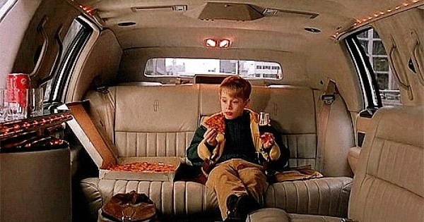 7. Сырная пицца (Little Nero’s Cheese Pizza) из "Один дома"