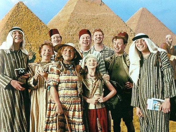 1. Кто из детей Уизли самый старший?