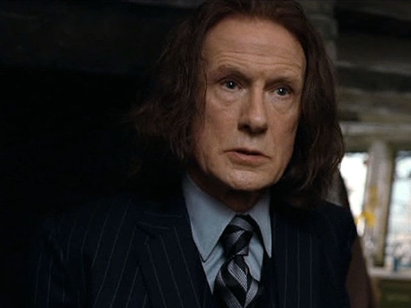 10. Кто стал министром магии после Руфуса Скримджера?