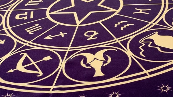 11. К какой стихии относятся Весы?