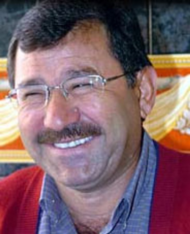 8. Sandıktan yeni çıkmış gülüşüyle Erzurum'da yaşayan tır şoförü Hasbi Dal