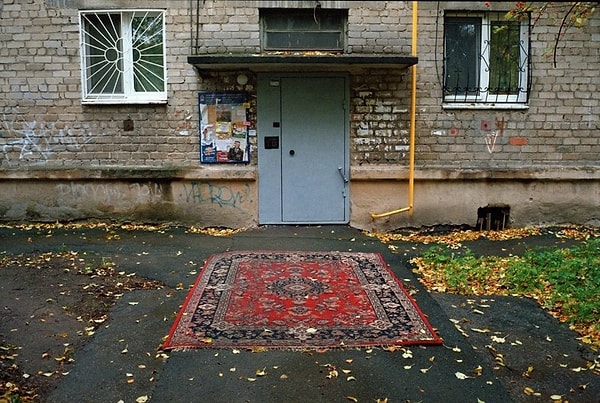 10. Сразу видно, что это - настоящая «парадная», а не какой-то там «подъезд»...