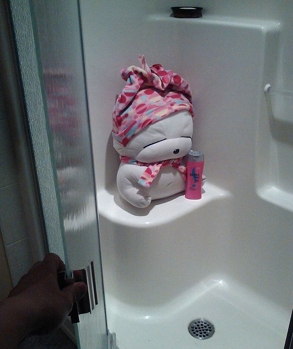 4. "Потри мне спинку!"