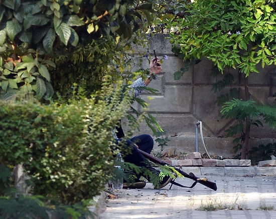 'İntihar Selfiesi...' Eşi Tarafından Barışma Teklifi Reddedilen Adam Tüfekle Canına Kıydı