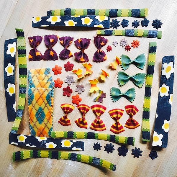 2. Многие также называют ее кулинарной Леди Гагой за ее любовь к необычным формам, дизайну и ярким цветам.