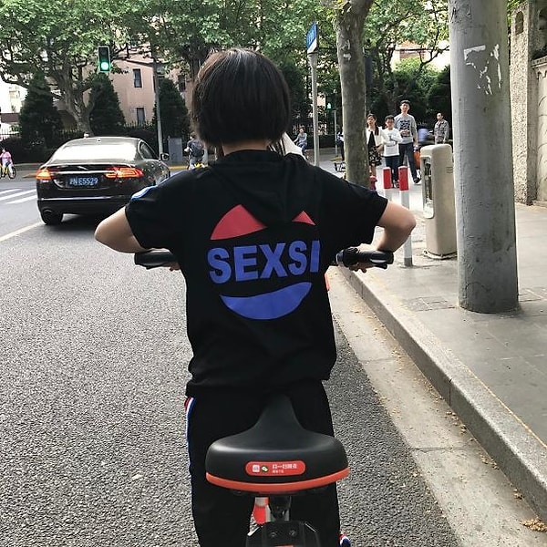 16. Не "Pepsi", а "seхsi":