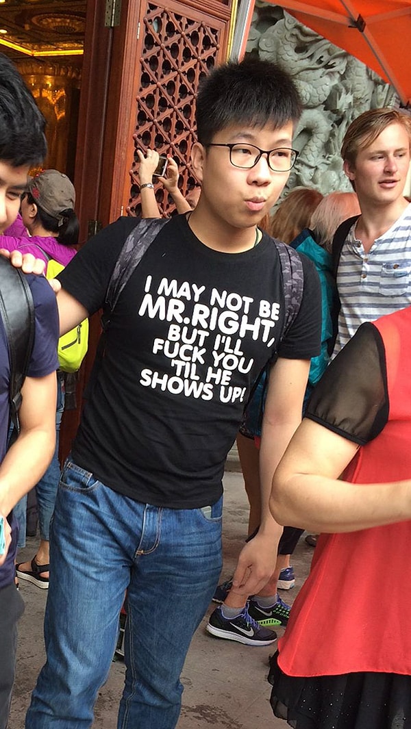 18. "Может я и не мистер Райт, но я тр...ну тебя, пока он не вернулся".