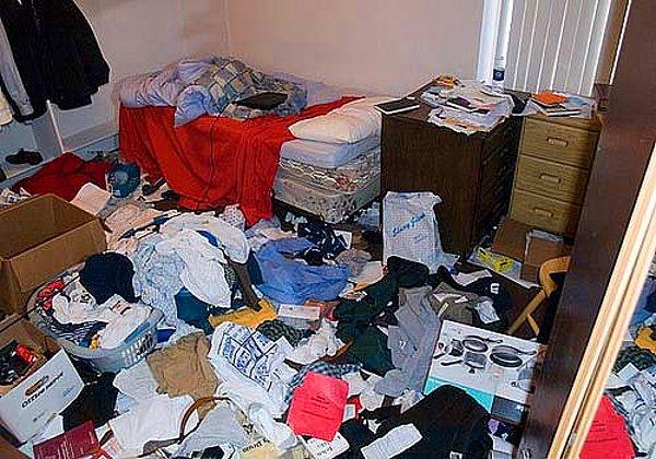 2. Oda içerisinde kendi kullandığın kısmı her temizlediğinde, kardeşinin kullandığı kısmı da temizlemek için can atarsın.