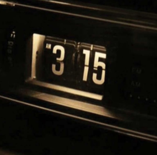 5. Съемочная группа "Ужаса Амитивилля" по странным обстоятельствам просыпалась каждую ночь в 3:15, так же, как и герой Райана Рейнольдса в фильме.