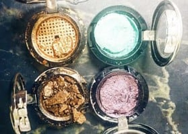 8. Наверняка с вашими любимыми тенями хоть раз случалось нечто подобное...