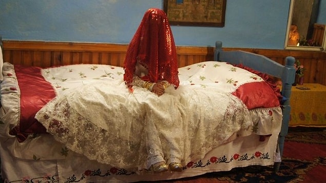 '15 yaşında dini nikah kıyıldı. Amaçları; bekaretimi bozup beni fuhuşa zorlamaktı'