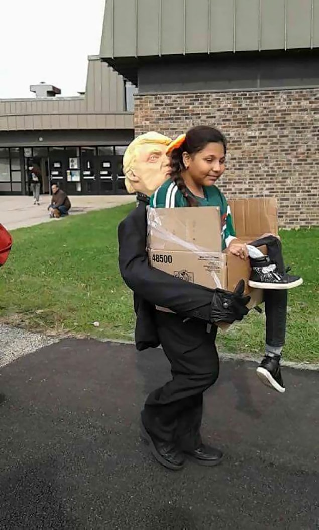 3. Trump tarafından sınır dışı edilme kostümü...