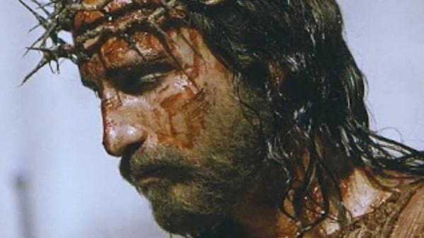 5. 'The Passion of the Christ'ın çekimleri sırasında, İsa'yı canlandıran Jim Caviezel ve yönetmen asistanı Jan Michelini'ye yıldırım çarptı.