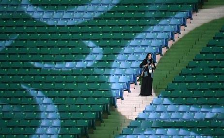 Yasak Kısmen Kalkıyor: Suudi Arabistan'da Kadınlar Stadyuma ‘Aileleriyle Birlikte’ Girebilecek