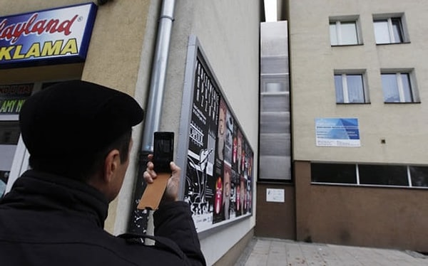 12. Но иногда даже 27 квадратных метров могут показаться просторными царскими палатами. Дом Керета в Варшаве, Польша, в самом узком месте всего 91 сантиметр в ширину!