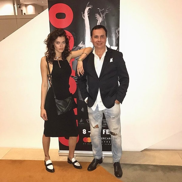 1. Это Валентин Иванов, 55-летний топ-менеджер "Лукойла", и его жена Лиза Адаменко, которая младше мужа на 37 лет. Пара поженилась, когда девушке было 17, а встречаться они начали, когда Лизе и вовсе было 14 😱