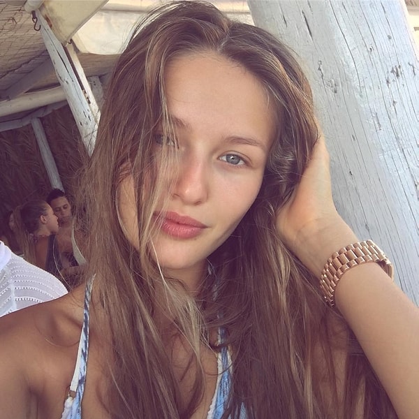 18. В 21 Кристина родила Владу дочь.