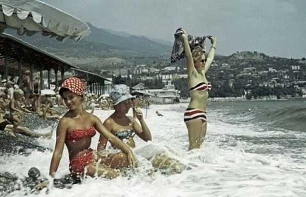 4. Отдых на побережье Чёрного моря выглядел именно так: