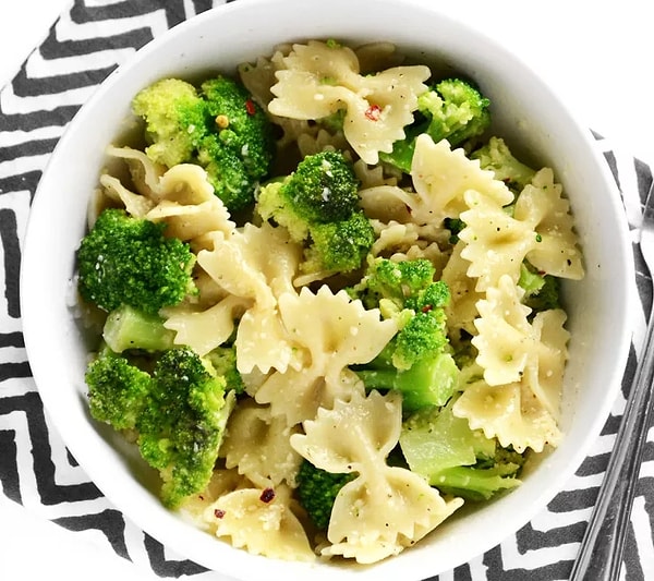 1. Фарфалле и брокколи