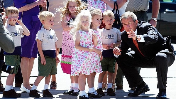 Маккои стали невероятно популярными: сам Билл Клинтон поздравлял родителей с таким чудесным событием в их семье.