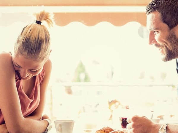 2. Как вы поддерживаете беседу с малознакомым человеком?