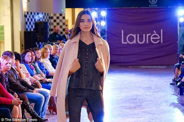 1. Влада Дзюба потеряла сознание во время изнурительного показа в Шанхае, Китай, и больше не приходила в себя.