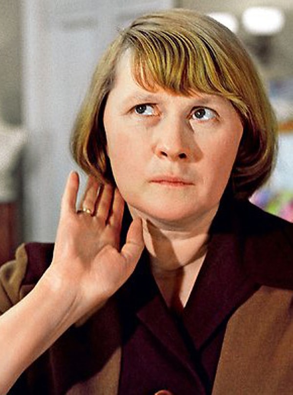 6. Людмила Иванова (активистка Шурочка)