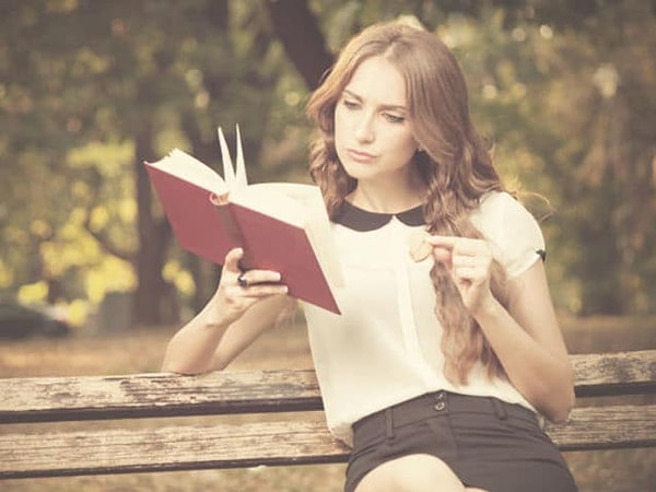 7. Продолжите предложение: "Когда я читаю книгу..."