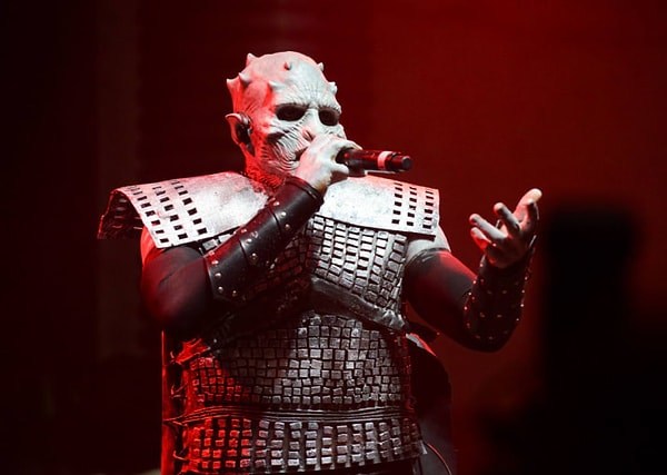 9. Джейсон Деруло в образе Короля Ночи