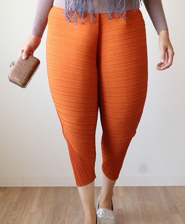 Согласитесь, выглядят эти брюки довольно смешно.