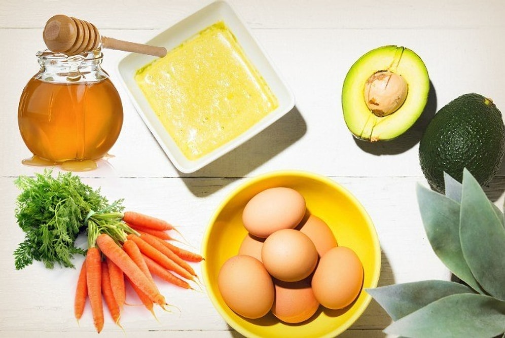 Kuru Ciltlere Elveda: Cildinizi Neme Doyuracak 13 Doğal Nem Maskesi Tarifi