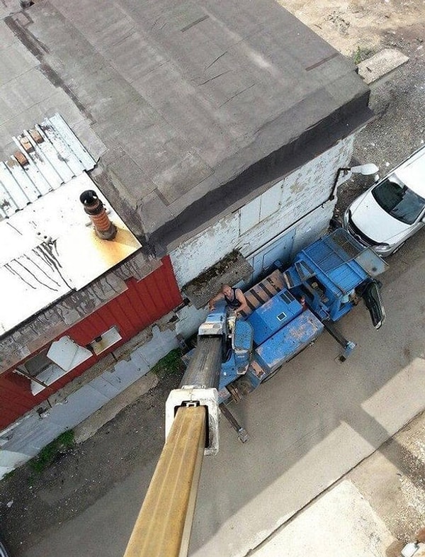 14. А как вам длина (а точнее, высота) этой селфи-палки?