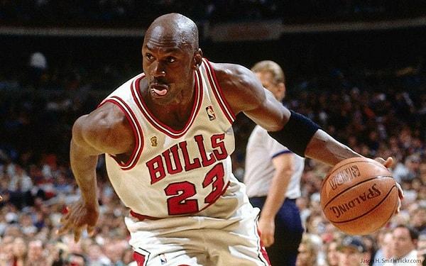 10. Steve Smith: "Jordan o kadar üst düzeyde farklı bir basketbol oynuyor ki onu savunmak yerine izlemeyi tercih ediyorum"