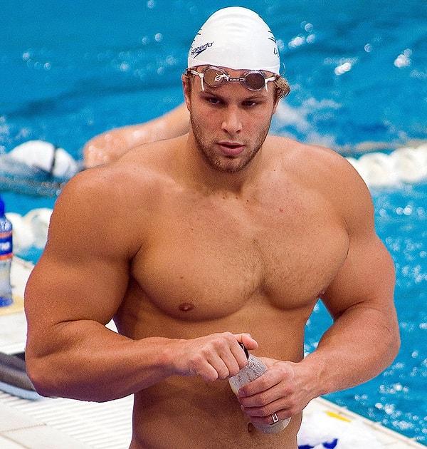 5. Ha evet yüzücüyüm, olimpiyatlarda 2 madalyam var!