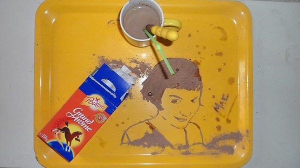 7. Амели из "Амели", нарисованная какао