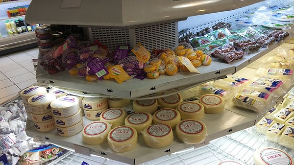 13. Европейские сорта сыра в изобилии