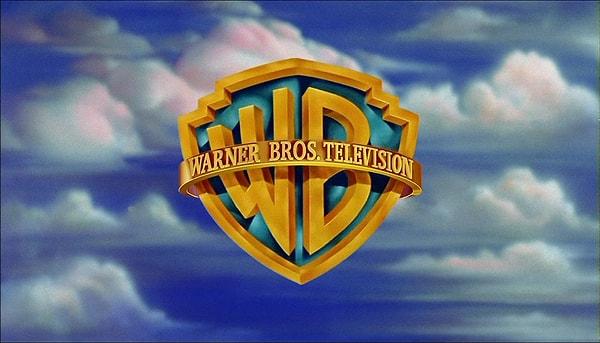 Warner Bos serinin dizi yapılması için bir süredir çalışmalar yapıyordu.