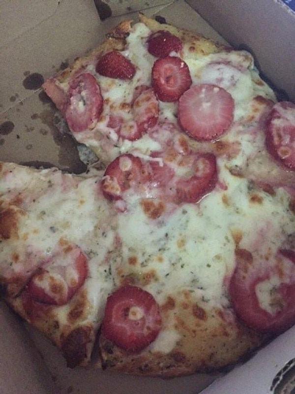 3. Çilekli peynirli pizza. :(