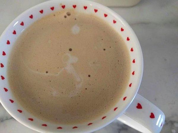 16. Kahveye dökülen sütün Snoopy'e dönüşmesi 😍😍😍