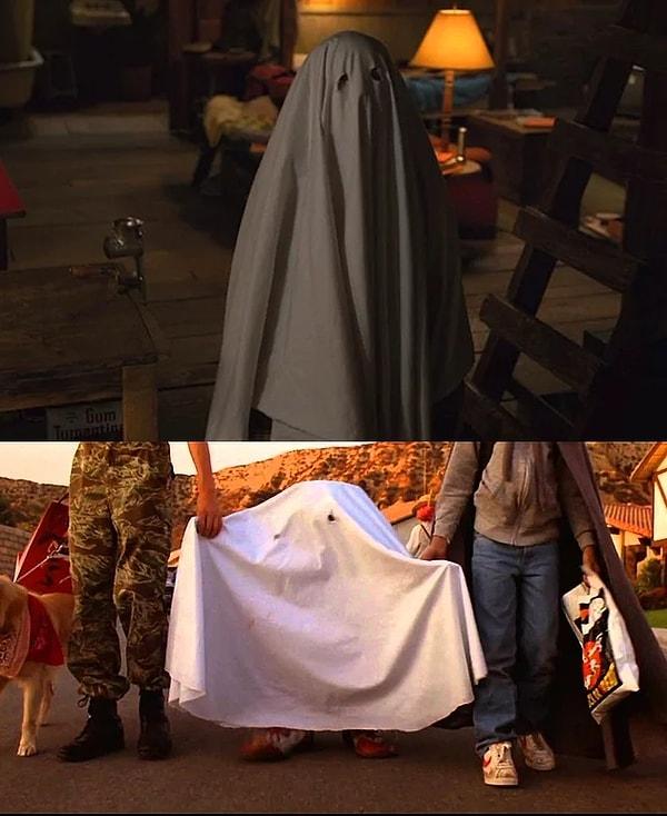5. İlk sezonda Eleven sık sık E.T.'ye benzetilmişti, bu sezon tıpkı E.T. gibi hayalet kostümüne büründü.