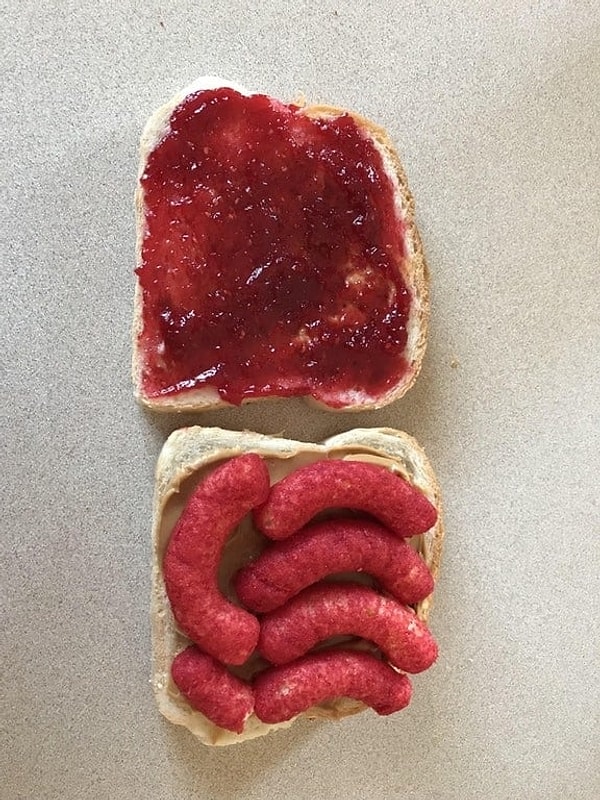 6. Бутерброд с вареньем и чили-чипсами...