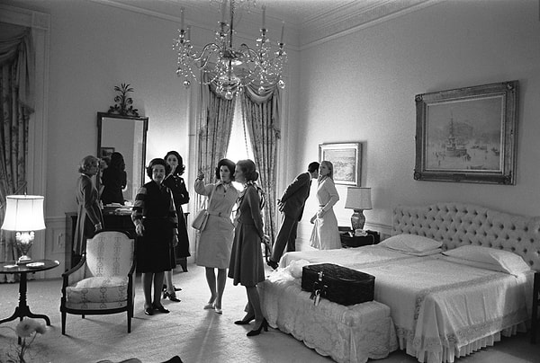 4. Большинство изменений в дизайне допускаются на втором и третьем этажах...