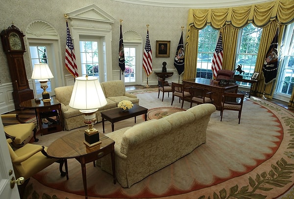 6. Семье президента не рекомендуется тратить большие средства на обновление интерьера официальной резиденции