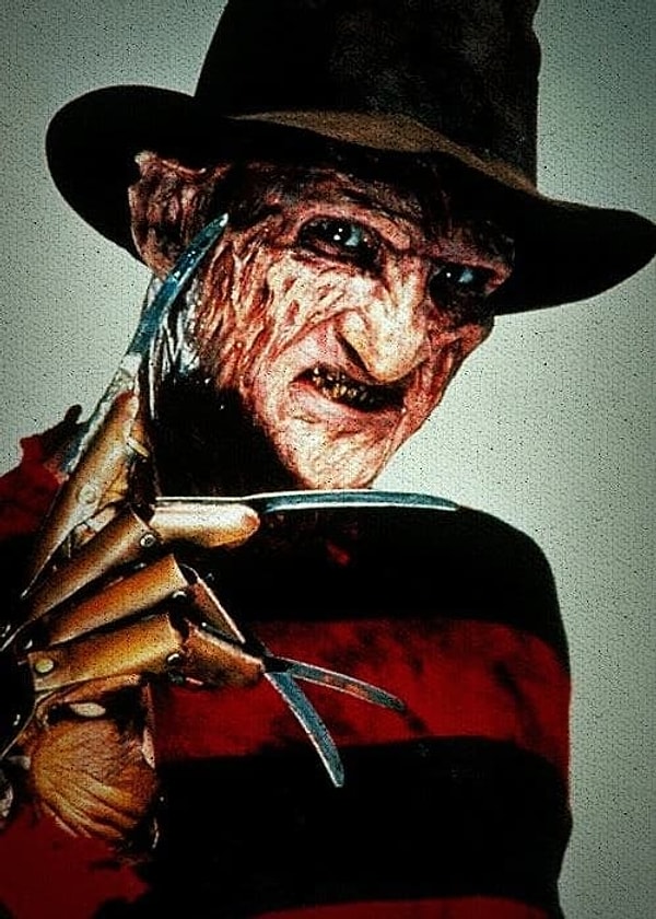 8. Изначально роль Фредди Крюгера в ужастике "Кошмар на улице Вязов" должен был играть британский актёр Дэвид Уорнер.