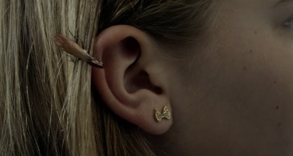 5. Страх того, что, пока вы будете спать, вам в ухо заберётся таракан и отложит в вашем мозгу яйца.