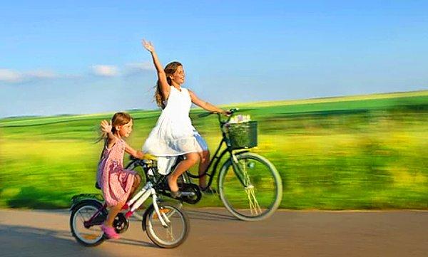 6. Temiz havada bisiklet sürmek kişiyi rahatlatır, rahat bir nefes aldırır.