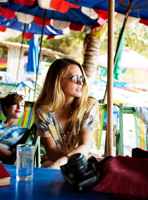 11. Старайтесь одеваться как местные или хотя бы не показывать всем своим видом, что вы турист