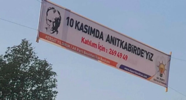 Afişlerde "10 Kasım’da Anıtkabir’deyiz" ifadelerine yer verildi.